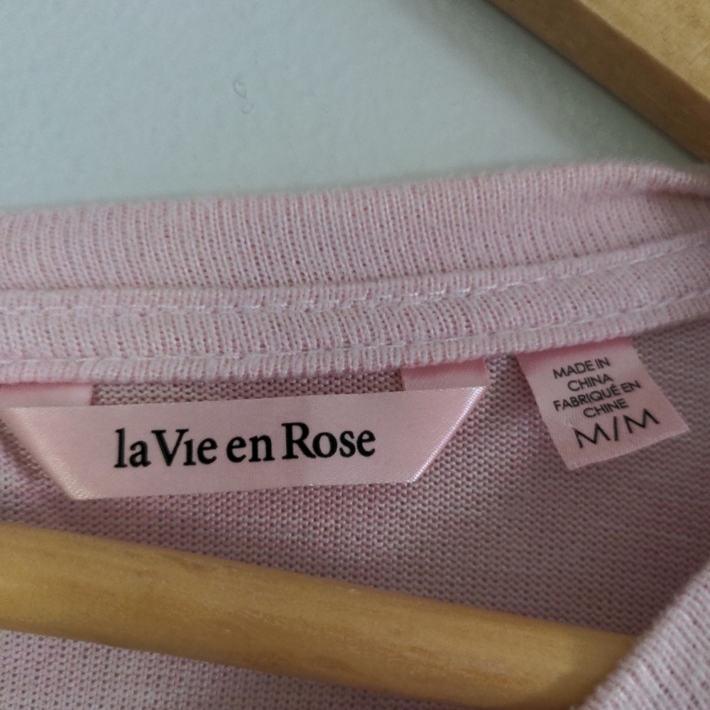 La Vie En Rose Pajama Romper Pink SZ Medium Long Sleeve Jumper Soft Shorts Logo - Picture 7 of 11